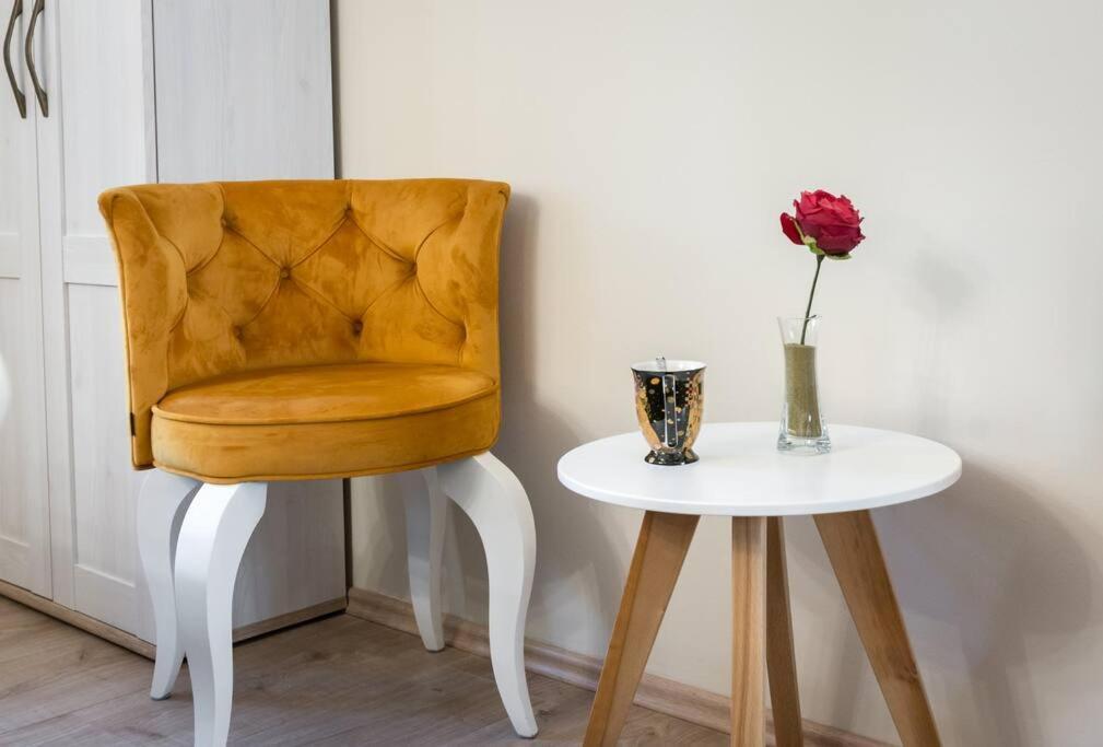 Diva 1,Stylish Old Town Studio Apartment Near Beach สปลิท ภายนอก รูปภาพ